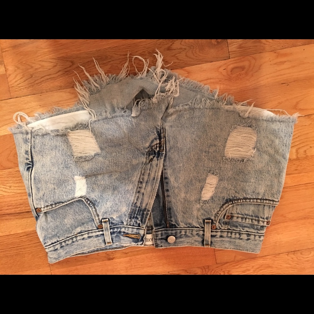 Levi’s relaxed fit ripped denim shorts